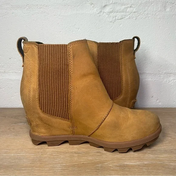 SOREL | Joan of Artic Wedge II Chelsea Boot | Camel Brown | Size 6.5 - Picture 5 of 9